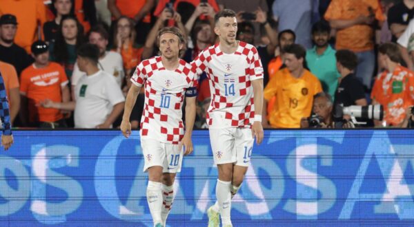 14.06.2023., stadion Feyenoord "De Kuip", Rotterdam, Nizozemska - UEFA Liga Nacija, polufinale, Nizozemska - Hrvatska. Nogometasi Hrvatske slave pogodak za vodstvo 4:2. Luka Modric, Ivan Perisic Photo: Luka Stanzl/PIXSELL