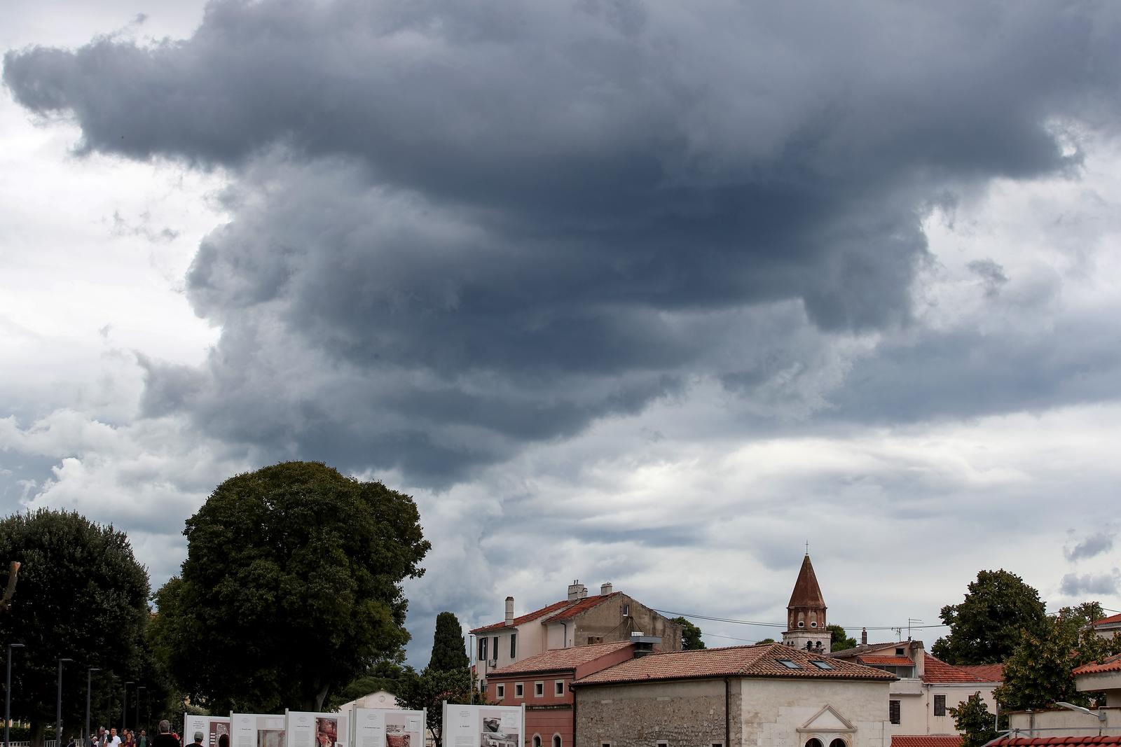 15.09.2024., Zadar - Polovica je rujna a grad je i dalje pun turista. Photo: Sime Zelic/PIXSELL