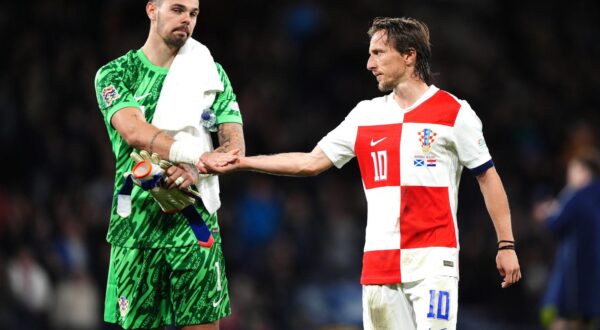 15.11.2024., Glasgow, Skotska - Susret Hrvatske i Skotske u 5. kolu Lige nacija, skupina A na Hampden Parku. Dominik Kotarski, Luka Modric Photo: Andrew Milligan/Pa Wire/PIXSELL