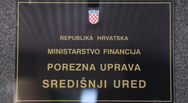 16.06.2023.,Zagreb - Policija bi trebala tijekom dana pretrazivati ured uhicenog voditelja Sluzbe za strategiju, informiranje i elektronicke servise Porezne uprave Slavise Penave Photo: Marko Prpic/PIXSELL