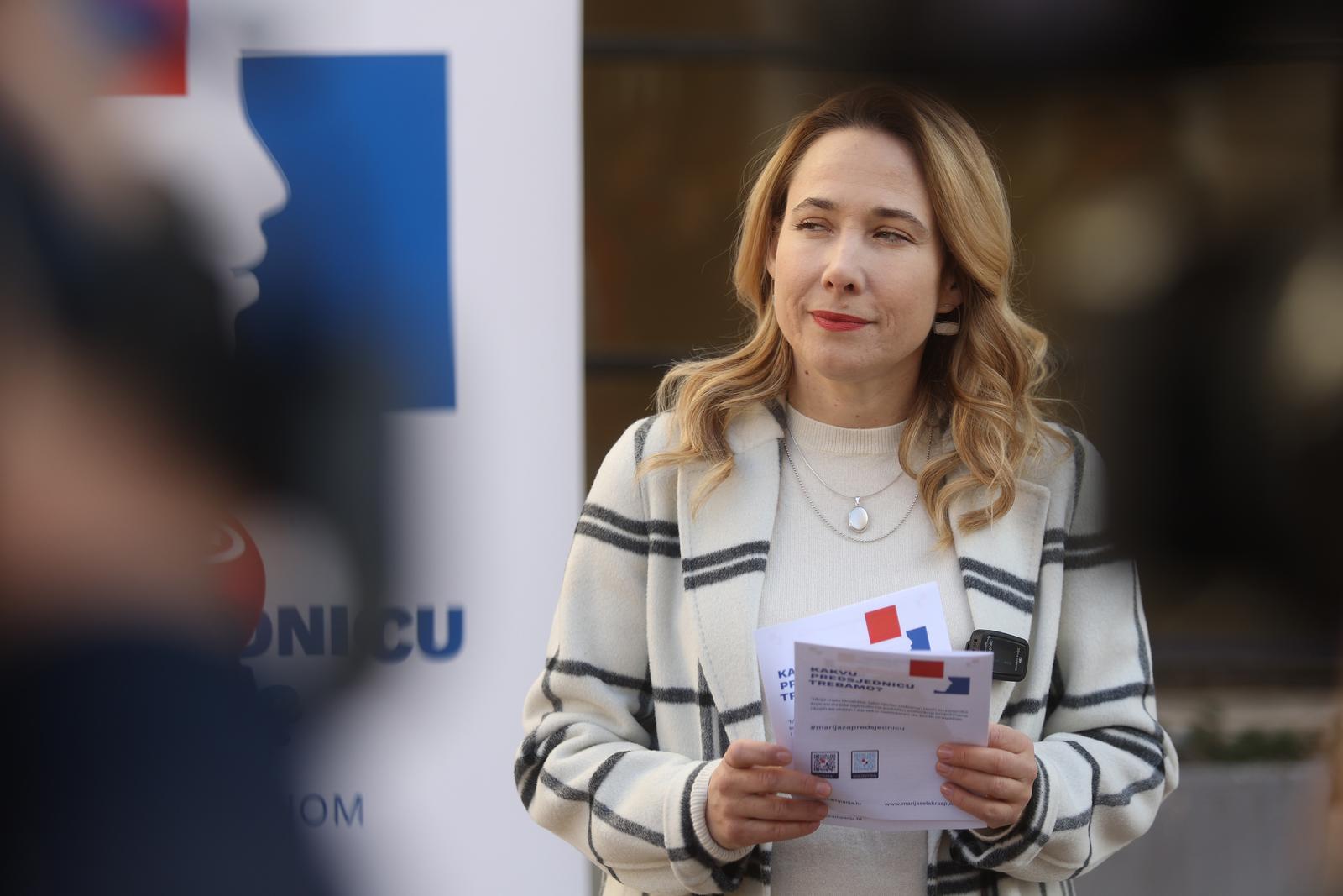 16.11.2024. Rijeka - Nezavisna kandidatkinja za predsjednicu Republike Hrvatske, Marija Selak Raspudic odrzala je konferenciju za medije na kojoj jepredstavila svoj program i viziju Hrvatske, s posebnim naglaskom na ovlasti Predsjednice Republike. Photo: Nel Pavletic/PIXSELL