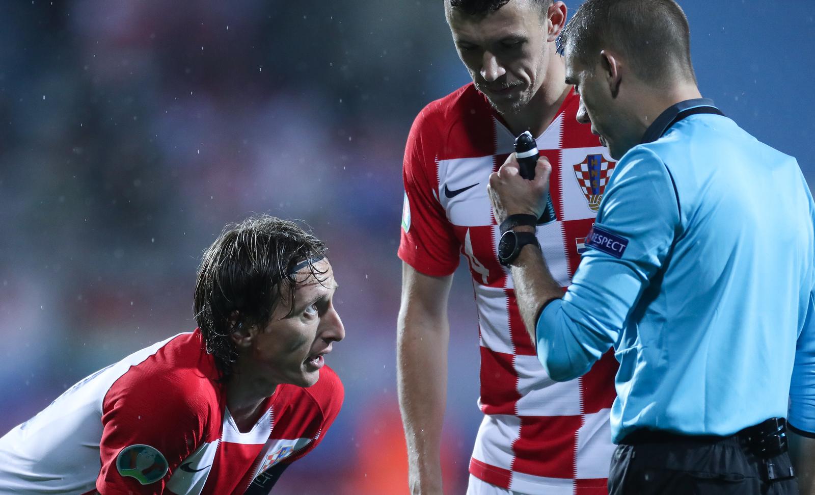 16.11.2019., stadion HNK Rijeka, Rijeka - Kvalifikacije za Europsko prvenstvo, skupina E, 9. kolo, Hrvatska - Slovacka. Luka Modric, Ivan Perisic, Clement Turpin.  "nPhoto: Igor Soban/PIXSELL