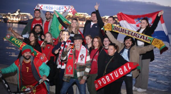 18.11.2024.,Split-Okupljanje hrvatskih i portugalskih navijaca na splitskoj rivi, Photo: Ivo Cagalj/PIXSELL