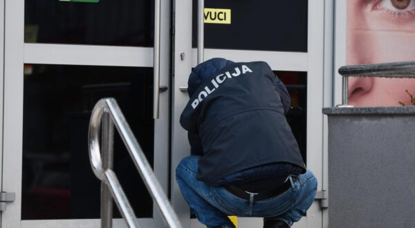 23.01.2024., Sibenik - Razbojnistvo u  ljekarni u naselju Vidici u Sibeniku. Policija vrsi ocevid na mjestu razbojnistva. Photo: Hrvoje Jelavic/PIXSELL