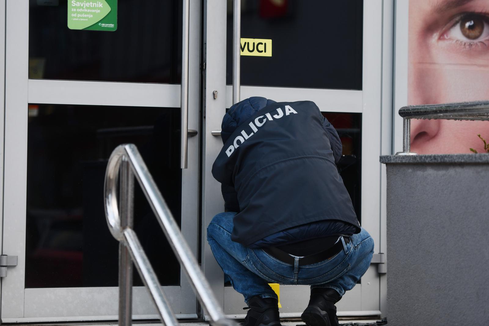 23.01.2024., Sibenik - Razbojnistvo u  ljekarni u naselju Vidici u Sibeniku. Policija vrsi ocevid na mjestu razbojnistva. Photo: Hrvoje Jelavic/PIXSELL