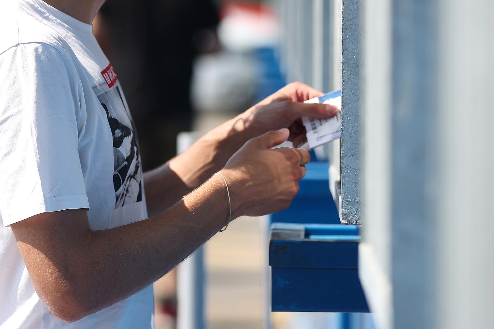 23.08.2023., Zagreb - Pocetak prodaje ulaznica na Ticket pointu GNK Dinamo dan uoci prve utakmice doigravanja za ulazak u UEFA Europa ligu, GNK Dinamo - AC Sparta Praha. Photo: Goran Stanzl/PIXSELL