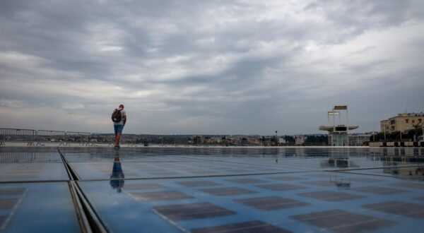 24.10.2024., Zadar - Nakon nekoliko toplih i suncanih dana u Zadru je danas pala kisa Photo: Sime Zelic/PIXSELL