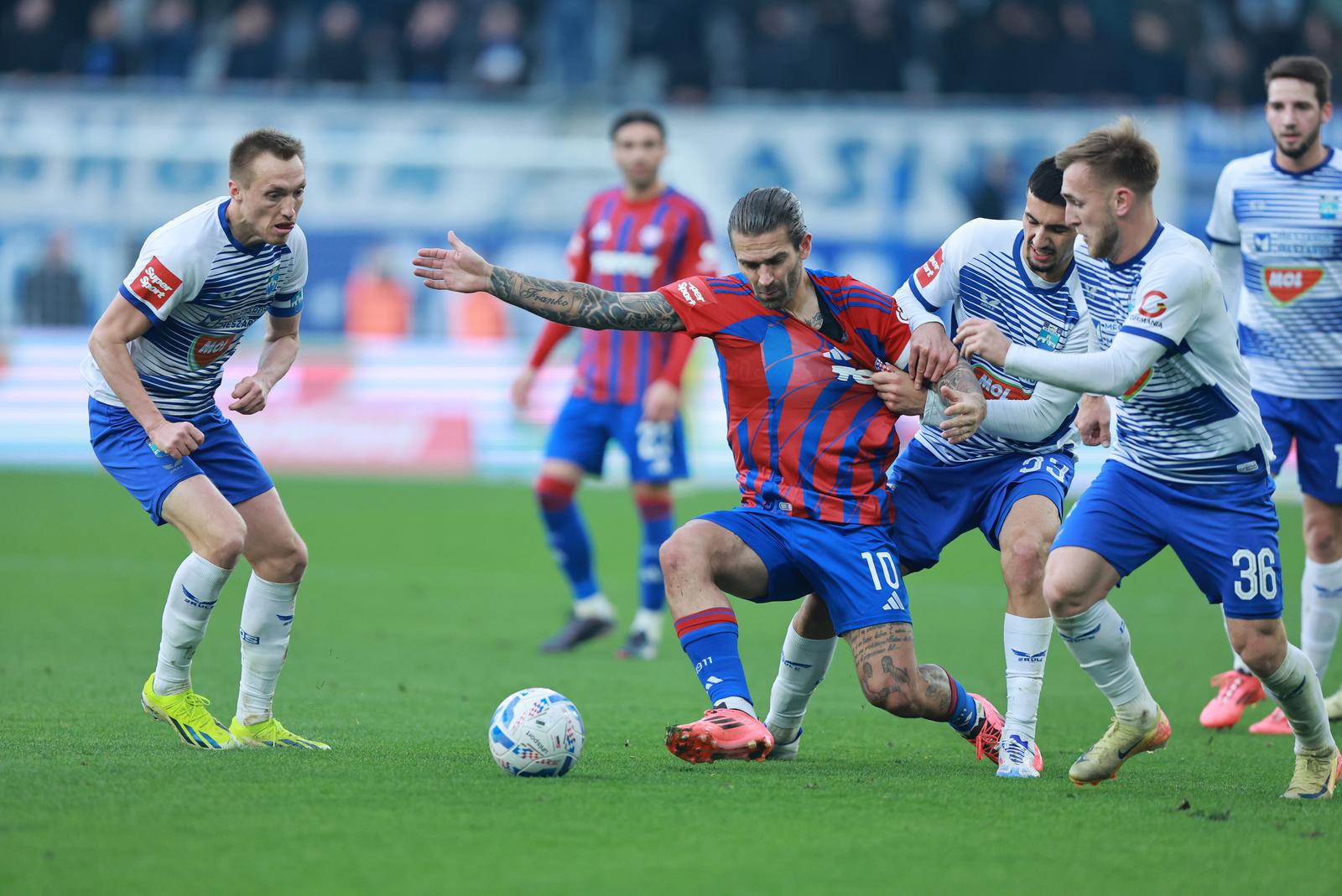 24.11.2024., stadion Opus Arena, Osijek - SuperSport HNL, 14. kolo, NK Osijek - HNK Hajduk. Vedran Jugovic, Marko Livaja, Emin Hasic, Nail Omerovic Photo: Davor Javorovic/PIXSELL