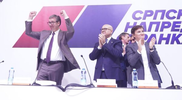 27, May, 2023, Kragujevac - The Extraordinary Assembly of the Serbian Progressive Party is held in Jezero Hall in Kragujevac. Sinisa Mali, Aleksandar Vucic, Milos Vucevic, Ana Brnabic, Darko Glisic, Vladimir Orlic. Photo: Antonio Ahel/ATAImages

27, maj, 2023, Kragujevac  - Vanredna skupstina Srpske napredne stranke se odrzava u hali Jezero u Kragujevcu. Photo: Antonio Ahel/ATAImages Photo: Antonio Ahel/PIXSELL