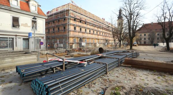 27.11.2023., Karlovac - Radovi na Trgu bana J. Jelacica u sklopu aglomeracije nakon koje ce krenuti obnova i revitalizacije samog trga i cijele Zvijezde. Photo: Kristina Stedul Fabac/PIXSELL