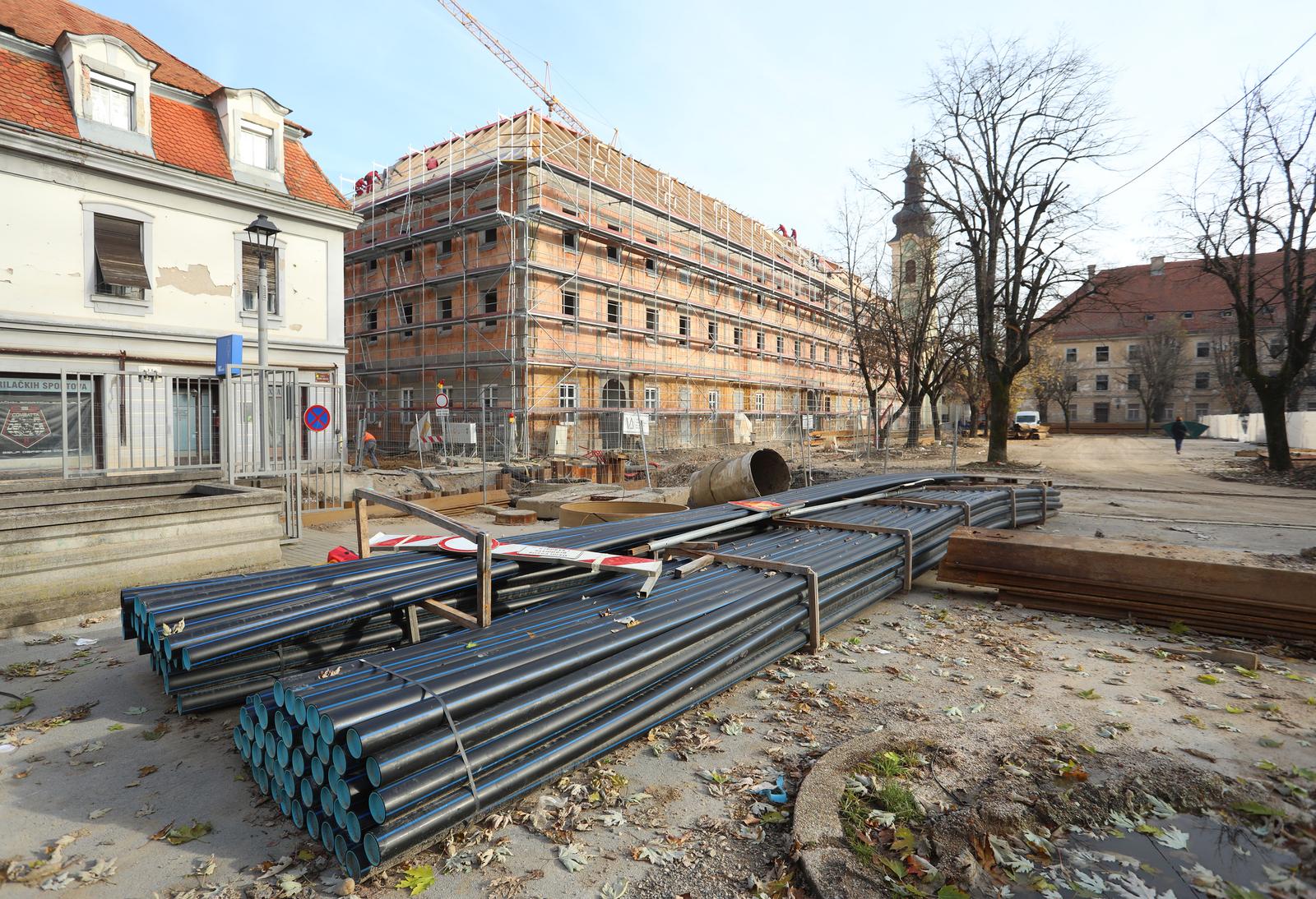 27.11.2023., Karlovac - Radovi na Trgu bana J. Jelacica u sklopu aglomeracije nakon koje ce krenuti obnova i revitalizacije samog trga i cijele Zvijezde. Photo: Kristina Stedul Fabac/PIXSELL