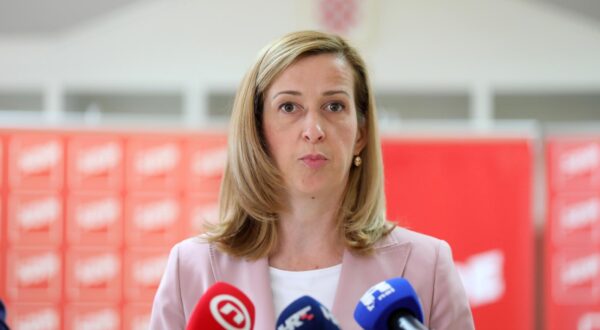 28.05.2024., Rijeka - Saborski zastupnici clanovi SDP-a Mirela Ahmetovic, Zeljko Jovanovic i Ivica Lukanovic odrzali su konferenciju za novinare. Photo: Goran Kovacic/PIXSELL