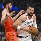 Nov 2, 2024; Inglewood, California, USA; LA Clippers center Ivica Zubac (40) looks to pass against Oklahoma City Thunder forward Chet Holmgren (7) during the first half at Intuit Dome. Mandatory Credit: Jonathan Hui-Imagn Images Photo: Jonathan Hui/REUTERS