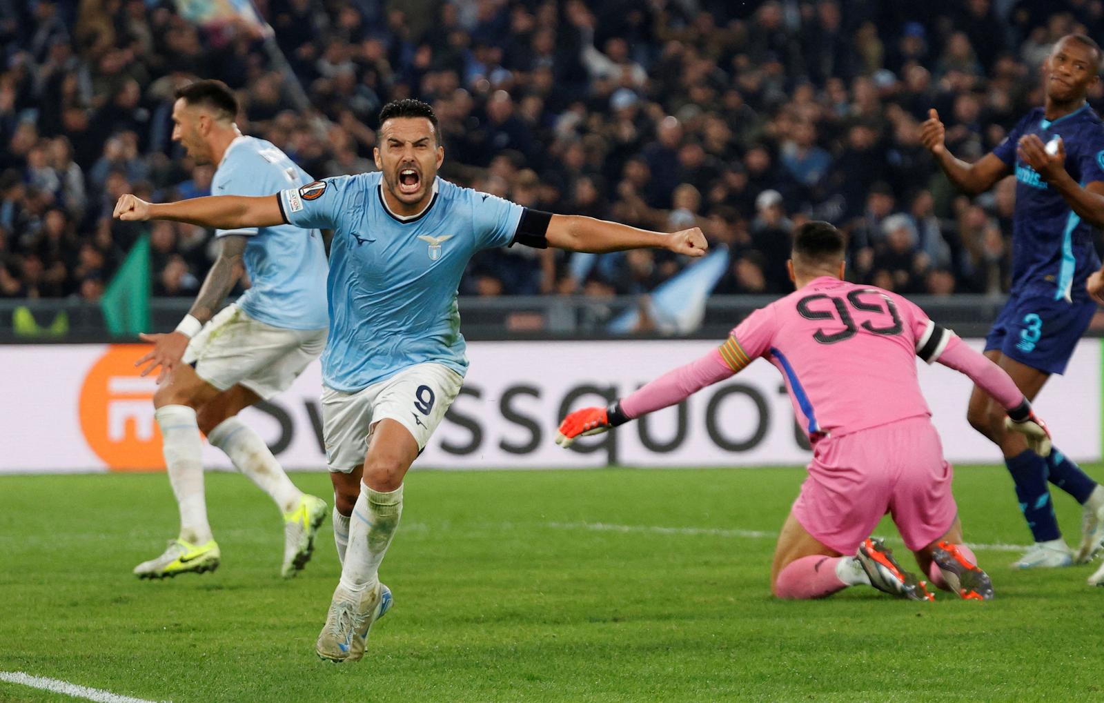 Soccer Football - Europa League - Lazio v FC Porto - Stadio Olimpico, Rome, Italy - November 7, 2024 Lazio's Pedro celebrates scoring their second goal REUTERS/Ciro De Luca     TPX IMAGES OF THE DAY Photo: CIRO DE LUCA/REUTERS