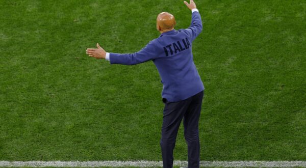 Soccer Football - Euro 2024 - Group B - Italy v Albania - Dortmund BVB Stadion, Dortmund, Germany - June 15, 2024 Italy coach Luciano Spalletti reacts REUTERS/Piroschka Van De Wouw Photo: Piroschka van de Wouw/REUTERS