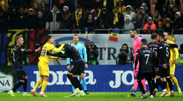 Soccer Football - Nations League - Group Stage - Romania v Kosovo - The National Arena, Bucharest, Romania - November 15, 2024 Romania's Razvan Marin clashes with Kosovo's Amir Rrahmani Inquam Photos via REUTERS/George Calin ROMANIA OUT. NO COMMERCIAL OR EDITORIAL SALES IN ROMANIA. THIS IMAGE HAS BEEN SUPPLIED BY A THIRD PARTY. Photo: GEORGE CALIN/REUTERS