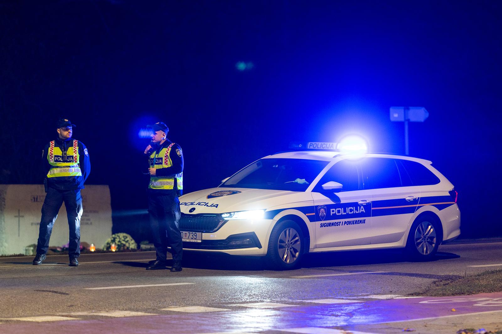 31.10.2024., Osijek -  Teska prometna nesreca na zupanijskoj cesti 4257 Bilje - Osijek zbog kojeg je potpuno zatvorena cesta. Photo: Borna jaksic/PIXSELL