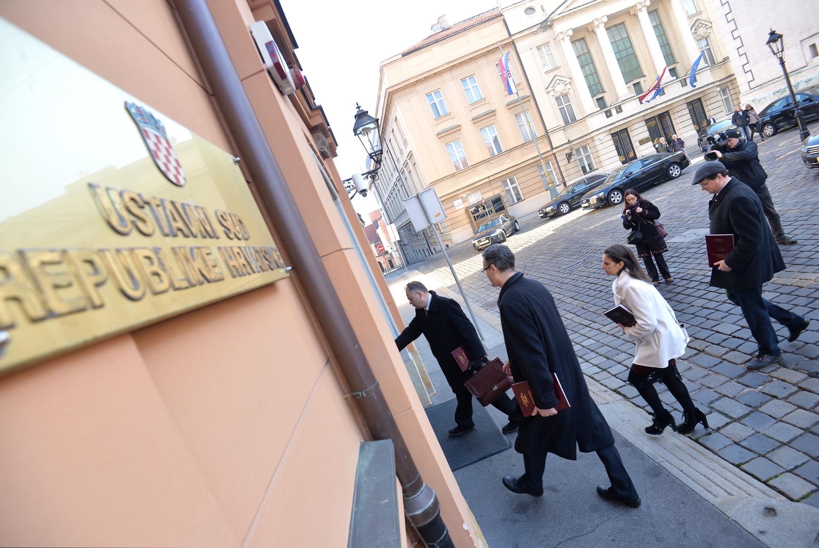 12.12.2016., Zagreb - Hrvatski pokret za zivot i obitelj predao je sluzbenu dopunu svoje originalne tuzbe Ustavnom sudu Republike Hrvatske.rKatarina Kovacevic, Mario Vojvodic, Vice John Batarelo. rPhoto: Marko Lukunic/PIXSELL