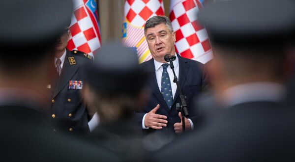 28.05.2024., Zagreb - Predsjednik Republike i vrhovni zapovjednik Oruzanih snaga Republike Hrvatske uprilicio je svecani prijam u Uredu predsjednika RH u prigodi obiljezavanja Dana Hrvatske vojske, Dana Hrvatske kopnene vojske i 33. obljetnice ustrojavanja Hrvatske vojske. Tim povodom Predsjednik Republike urucio je odlikovanja i promaknuca pripadnicima Oruzanih snaga Republike Hrvatske. predsjednik Republike Hrvatske Zoran Milanovic Photo: Neva Zganec/PIXSELL