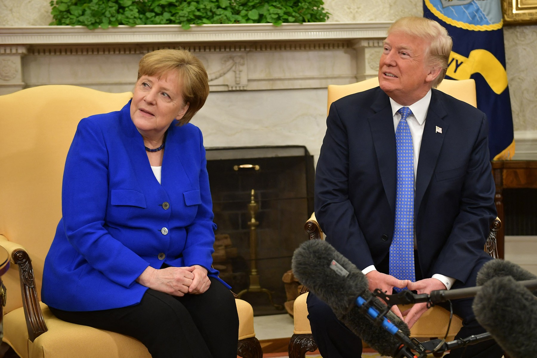 US President Donald Trump meets with German Chancellor Angela Merkel in the Oval Office of the White House on April 27, 2018 in Washington,DC.,Image: 369920440, License: Rights-managed, Restrictions: , Model Release: no, Credit line: MANDEL NGAN / AFP / Profimedia