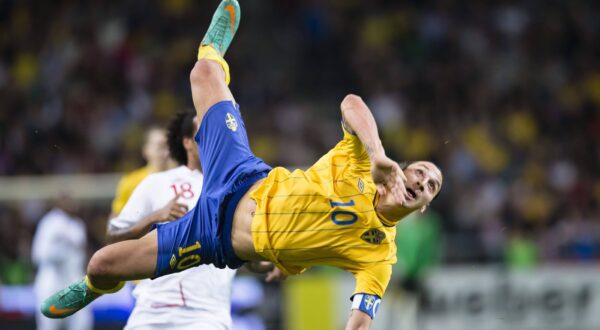 14.11.2012, Friends Arena, Solna, SWE, Testspiel, Schweden vs England, im Bild, Sweden 10 Zlatan Ibrahimovic erzielt mit diesem spektakulären Fallrückziehertor das 4:2,Image: 571719434, License: Rights-managed, Restrictions: , Model Release: no, Credit line: imago sportfotodienst / imago sportfotodienst / Profimedia