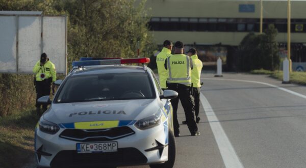 KOSICE, SLOVAKIA - OCTOBER 5: Slovak police officers patrol one of the border crossing points and execute random checks on people crossing the border from Hungary to Slovakia near Milhost village of Kosice, Slovakia on October 5, 2023. According to the Slovak government, the reinstatement of border checks at the border with Hungary is one of the major steps to reduce the number of illegal immigrants who simply pass through Slovakia on their way to other EU nations. Robert Nemeti / Anadolu Agency,Image: 811243619, License: Rights-managed, Restrictions: , Model Release: no, Credit line: Robert Nemeti / AFP / Profimedia