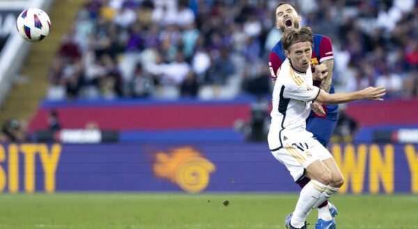 October 28, 2023, Barcelona, Spain: BARCELONA, SPAIN - OCTOBER 28: .Luka Modric of Real Madrid and Inigo Martinez of FC Barcelona during the La Liga EA Sports match between FC Barcelona and Real Madrid at the Estadi Olimpic Lluis Companys on October 28, 2023 in Barcelona, Spain,Image: 817825311, License: Rights-managed, Restrictions: , Model Release: no, Credit line: Gerard Franco / Zuma Press / Profimedia