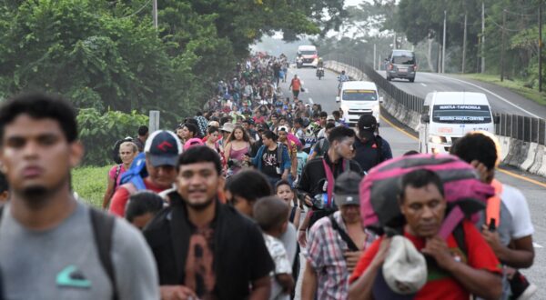 Migrants take part in a caravan towards the border with the United States in Tapachula, Chiapas State, Mexico, on October 31, 2023.,Image: 818462423, License: Rights-managed, Restrictions: , Model Release: no, Credit line: ISAAC GUZMAN / AFP / Profimedia