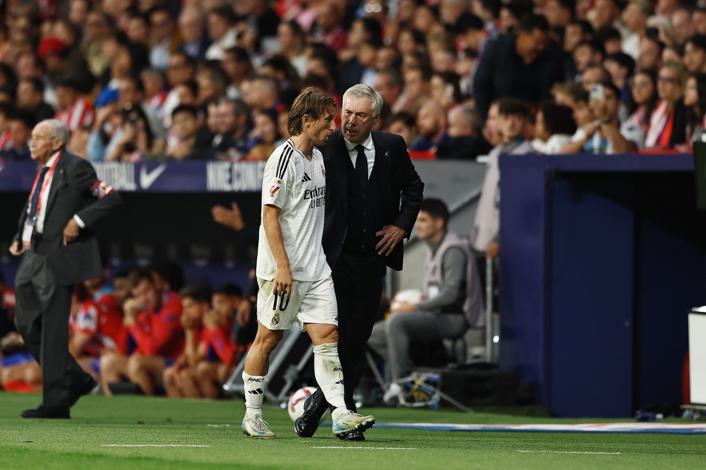 (L-R) Luka Modric, Carlo Ancelotti (Real), SEPTEMBER 29, 2024 - Football / Soccer : Spanish "LaLiga EA Sports" match between Club Atletico de Madrid 1-1 Real Madrid CF at the Estadio Civitas Metropolitano in Madrid, Spain.,Image: 914091949, License: Rights-managed, Restrictions: No third party sales, Model Release: no, Credit line: Mutsu Kawamori / AFLO / Profimedia