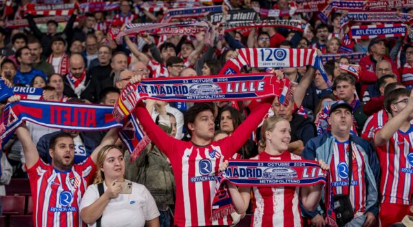 Atletico de Madrid v LOSC Lille - UEFA Champions League 2024/25 League Phase MD3 Atletico de Madrid fans seen during the UEFA Champions League 2024/25 League Phase MD3 match between Atletico de Madrid and LOSC Lille at Estadio Riyadh Air Metropolitano on October 23, 2024 in Madrid, Spain. Madrid Estadio Riyadh Air Metropolitano Madrid Spain Copyright: xAlbertoxGardinx AGardin_20241023_Football_Champions_Atletico_Madrid_Lille_030,Image: 925591835, License: Rights-managed, Restrictions: , Model Release: no, Credit line: Alberto Gardin / imago sportfotodienst / Profimedia