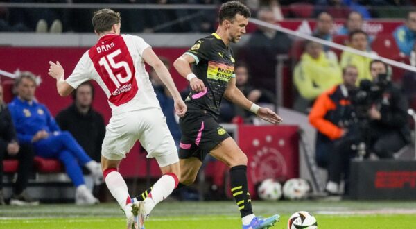 AMSTERDAM, 02-11-2024, JohanCruyff Arena , season 2024 / 2025 , Dutch Eredivisie Football match between Ajax and PSV. PSV player Ivan Perisic and Ajax player Youri Baas,Image: 929566910, License: Rights-managed, Restrictions: World Rights Except Austria and The Netherlands * AUTOUT NLDOUT, Model Release: no, Credit line: Pro Shots Photo Agency / ddp USA / Profimedia