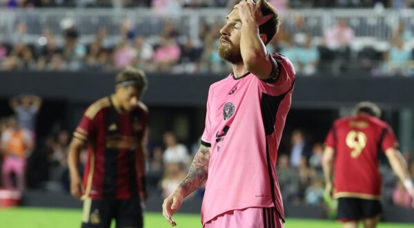 FT. LAUDERDALE, FL - NOVEMBER 9: Inter Miami forward Lionel Messi (10) reacts after missing a scoring opportunity during the match between Atlanta United and Inter Miami CF on Saturday, November 9, 2024 at Chase Stadium in Fort Lauderdale, Fla.,Image: 932536389, License: Rights-managed, Restrictions: * France, Italy, and Japan Rights OUT *, Model Release: no, Credit line: Peter Joneleit / Zuma Press / Profimedia