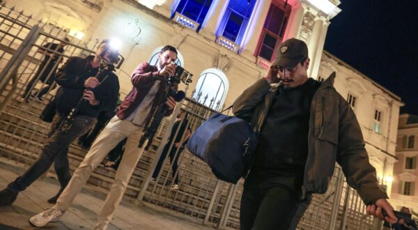 (FILES) Former French L1 football player Wissam Ben Yedder (R) leaves the courthouse of Nice after his trial, charged for sexually assaulting a woman in September, in Nice, southeastern France, on October 15, 2024.  Former AS Monaco star and French national team forward Wissam Ben Yedder was given a two-year suspended prison sentence by the Nice Criminal Court on November 12, 2024 for a sexual assault in September.,Image: 933475215, License: Rights-managed, Restrictions: , Model Release: no, Credit line: Valery HACHE / AFP / Profimedia