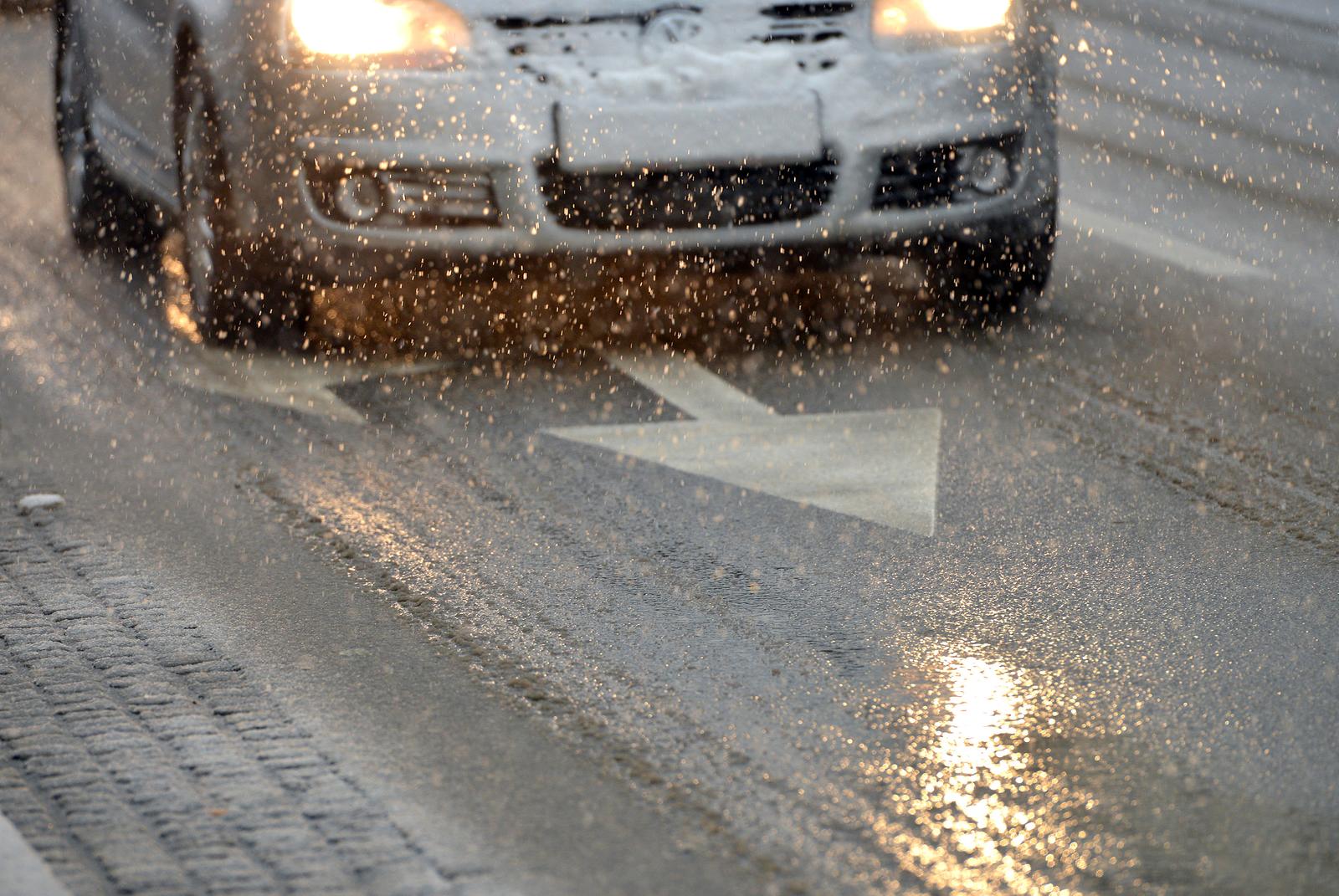 24.01.2014. Centar grada, Varazdin - Prvi snijeg ove godine zadao je mnoge probleme gradjanima. "nPhoto: Marko Jurinec/PIXSELL