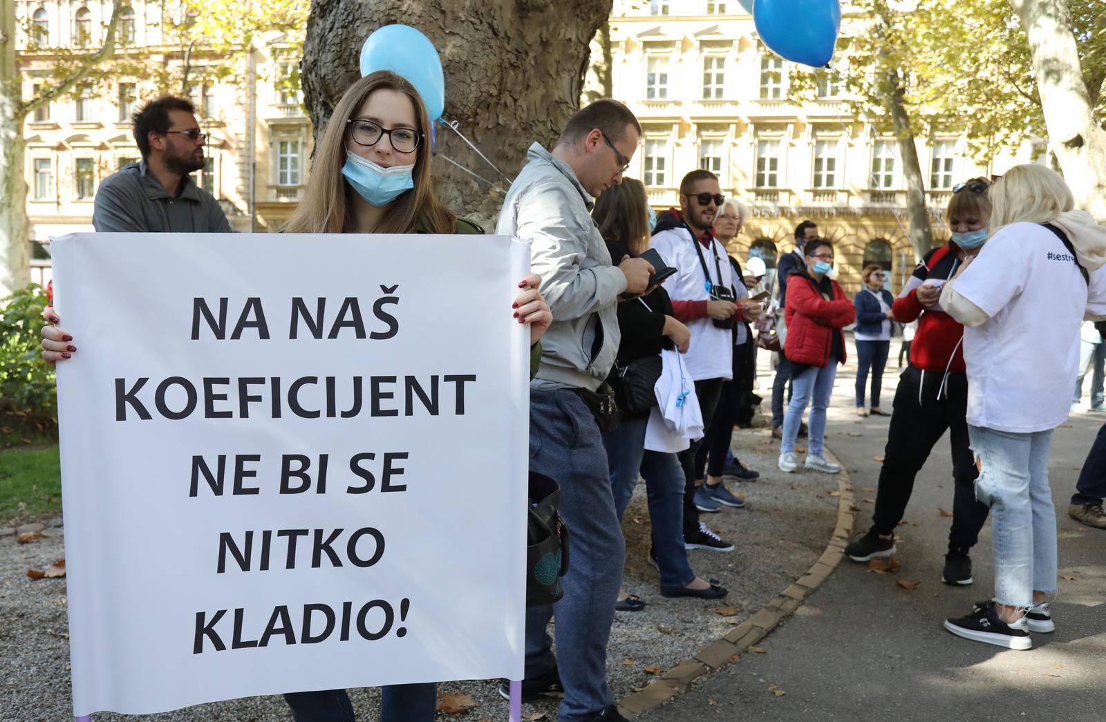 23.09.2021. Zagreb - Prosvjed zdravstvenih sindikalnih radnika zbog obvezne COVID potvrde s kojom moraju dolaziti na posaorr Photo: Patrik Macek/PIXSELL