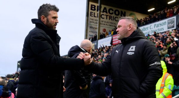 Plymouth Argyle v Middlesbrough, Plymouth, UK - 21 Dec 2024 Michael Carrick, Manager of Middlesbrough and Wayne Rooney, Head Coach of Plymouth Argyle greet during the Championship match between Plymouth Argyle and Middlesbrough on 21st December 2024, Home Park, Plymouth, Devon - Plymouth Home Park Devon England Copyright: xPhilxMingo PPA-155228