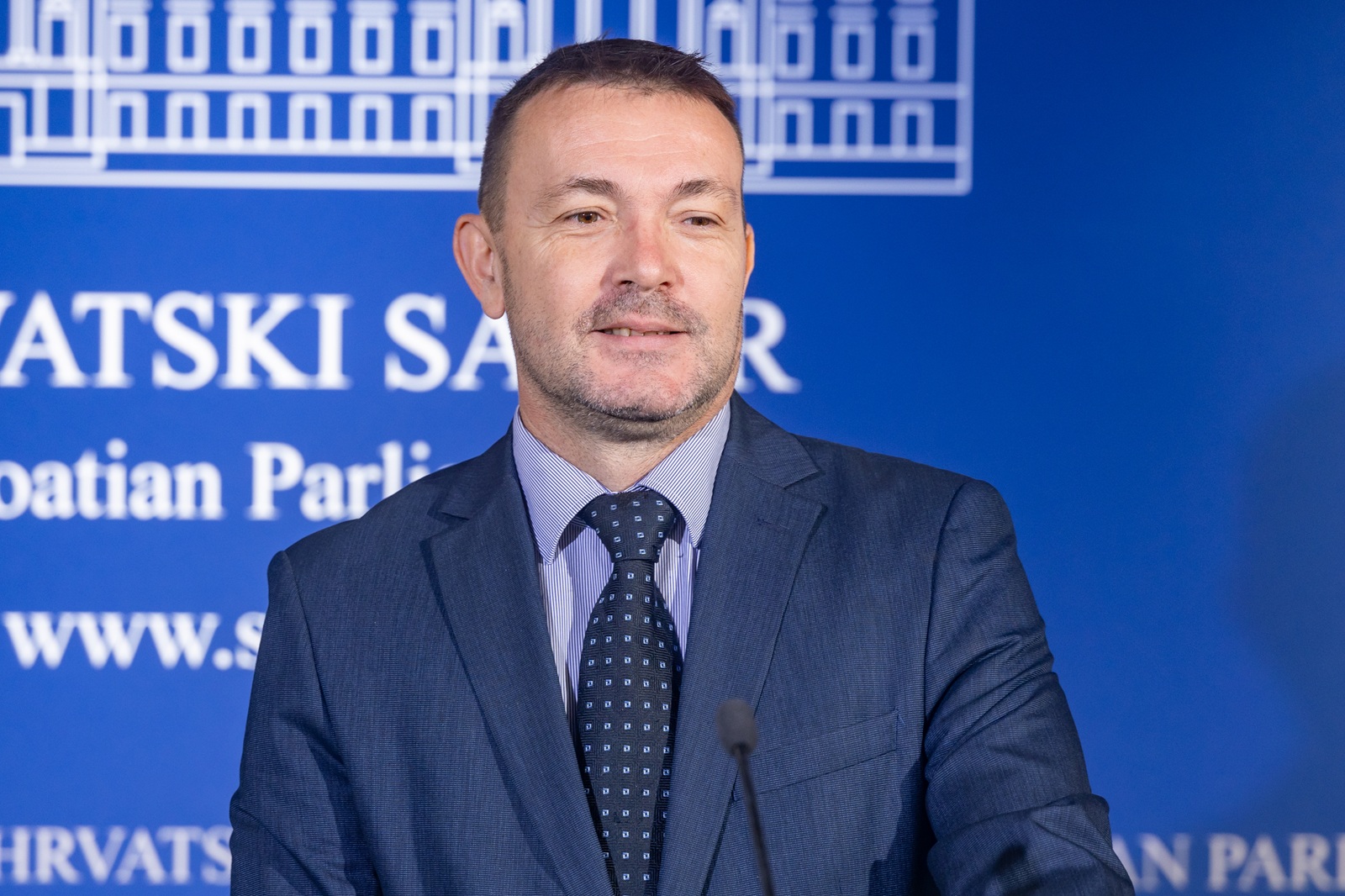 Zagreb, 06.11.2024. - Konferencija za medije saborskog zastupnika Arsena Bauka o aktualnim temama, Vukovaru, američkim predsjedničkim izborima.
Na fotografiji Arsen Bauk.
foto HINA/ Edvard ŠUŠAK/ es