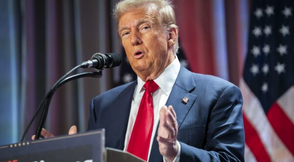 epa11718825 US President-elect Donald Trump speaks during a meeting with House Republicans at the Hyatt Regency hotel in Washington, DC, USA, 13 November 2024.  EPA/ALLISON ROBBERT / POOL