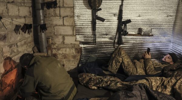 epa11774868 A handout photo made available by the press service of the 24th Mechanized Brigade of the Ukrainian Armed Forces shows servicemen of the artillery unit of 24th Mechanized Brigade resting in a shelter close to their position near Chasiv Yar, Donetsk region, Ukraine, 12 December 2024, (issued 13 December 2024).  EPA/24th Mechanized Brigade HANDOUT  HANDOUT EDITORIAL USE ONLY/NO SALES