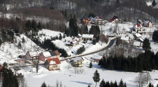 02.02.2023., Lokve - Lokvarsko jezero, selo Lokve i Risnjak pod snijegom.   Photo: Goran Kovacic/PIXSELL