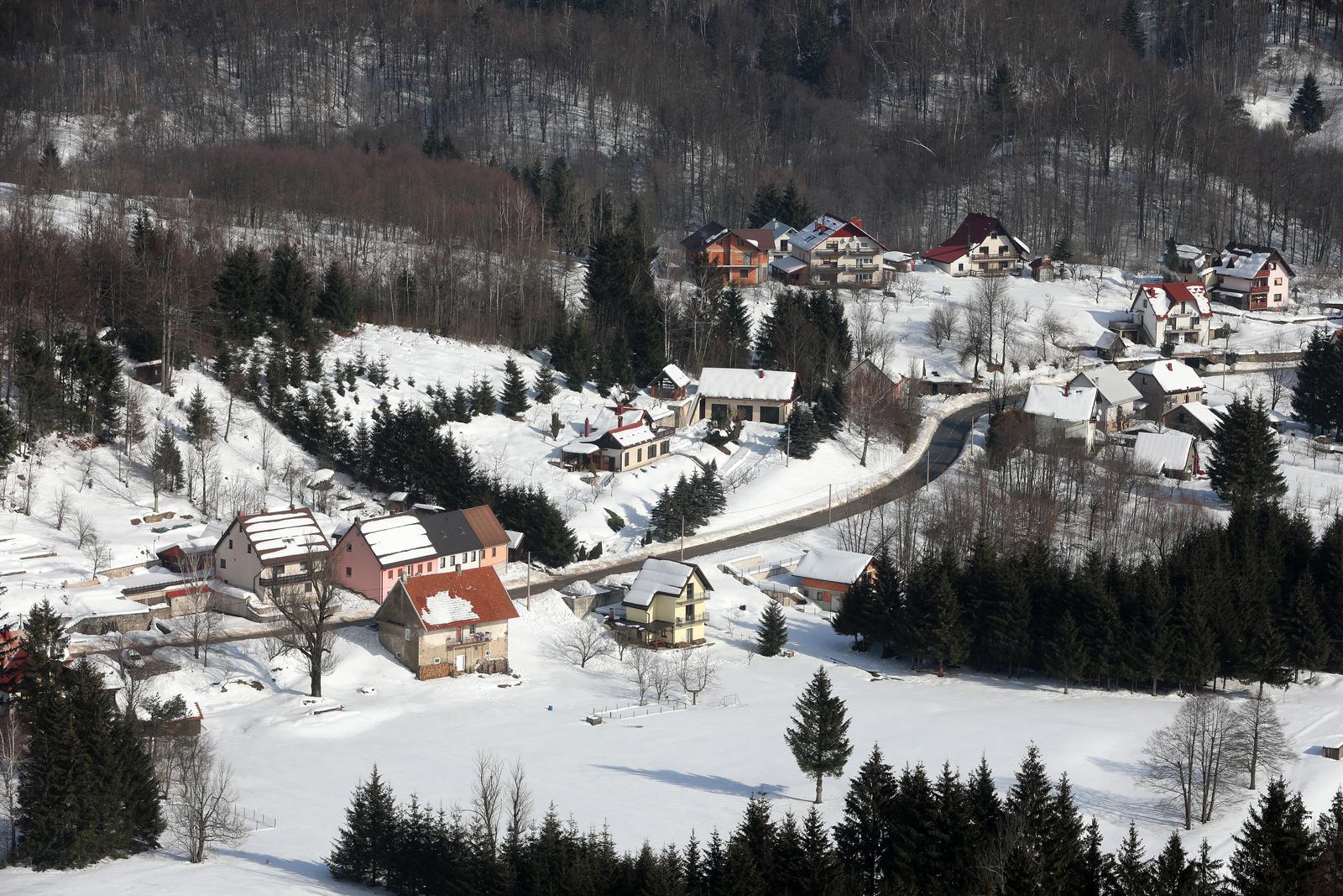 02.02.2023., Lokve - Lokvarsko jezero, selo Lokve i Risnjak pod snijegom.   Photo: Goran Kovacic/PIXSELL