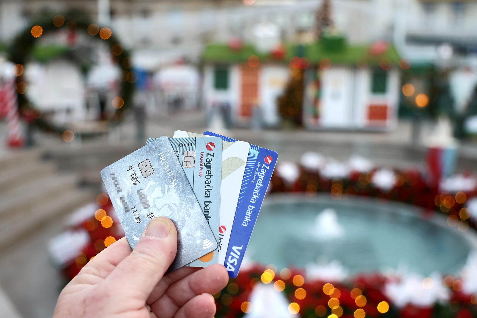 02.12.2024., Zagreb - Na iznenadjenje mnogih, adventska ponuda na Trgu bana Jelacice moze se platiti samo karticama. Cashless zona, odnosno zona bez gotovine definitivno nije uobicajena ponuda uHrvatskoj. Photo: Patrik Macek/PIXSELL