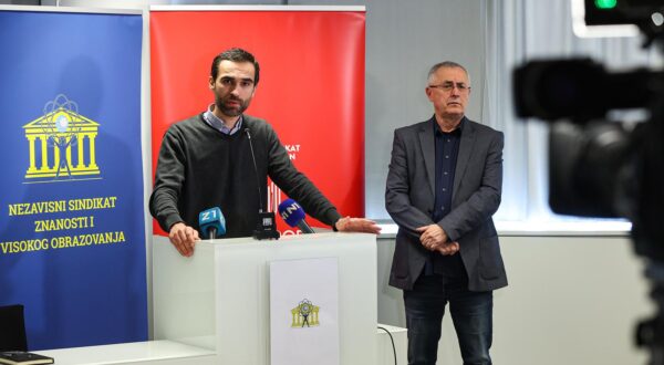 02.12.2024., Zagreb - Skolski sindikat Preporod i Nezavisni sindikat znanosti i visokog obrazovanja na konferenciji za medije najavio je prosvjed protiv losih koeficijenata i ocjenjivanja. glavni tajnik Nezavisnog sindikata znanosti i visokog obrazovanja Matija Kroflin, predsjednik Skolskog sindikata Preporod Zeljko Stipic Photo: Goran Stanzl/PIXSELL