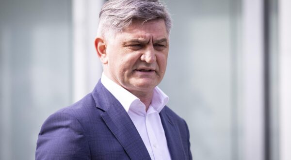 03.04.2024., Vukovar, Ispred veleucilista Ruzicka, Ulica Blage Zadre 2 - Predstavljanje liste kandidata HDZ-a u V. izbornoj jedinici. Photo: Davor Javorovic/PIXSELL