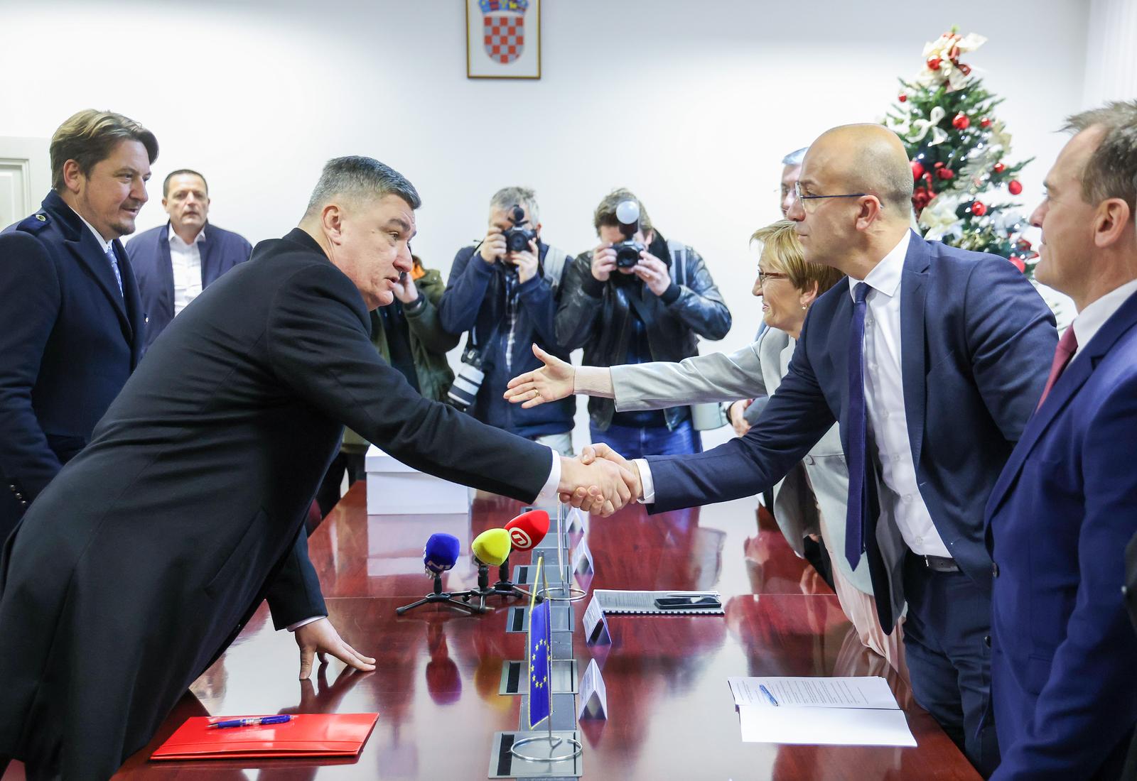 03.12.2024., Zagreb - Prostorije DIP-a. Predsjednik Republike Zoran Milanovic predao je prijedlog kandidature za predsjednika Republike Drzavnom izbornom povjerenstvu. Photo: Sanjin Strukic/PIXSELL