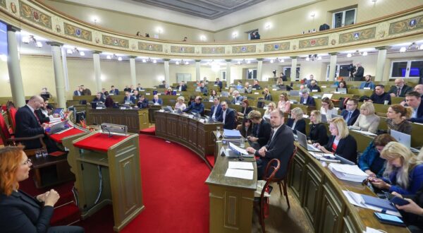 05.12.2024., Zagreb - Stara gradska vijecnica, dvorana A. 39. sjednica Gradske skupstine Grada Zagreba. Prva tocka dnevnog reda: prijedlog odluke o izmjenama i dopunama Proracuna Grada Zagreba za 2024. i projekcije za 2025. i 2026. godinu. Photo: Sanjin Strukic/PIXSELL