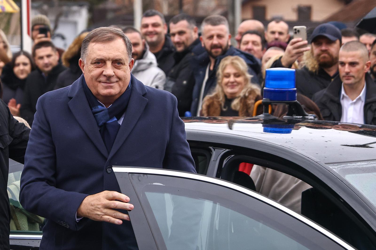 05.12.2024., Sarajevo, Bosna i Hercegovina - Predsjednik bh. entiteta RS Milorad Dodik stigao je danas u sud BiH, a kao i u prijasnjim rocistima, ispred zgrade su ga docekale pristase. Photo: Armin Durgut/PIXSELL