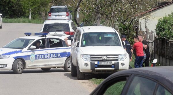 06, April, 2024, Bor - The search for the body of the murdered two-year-old Danka Ilic from Bor continues by checking several locations in the Bor area, and the police in the village of Zlot brought one of the suspects into the yard of the family of Dejan Dragijevic, one of the suspects for the murder of the child. Photo: M.M./ATAImages

06, april, 2024, Bor - Potraga za telom ubijene dvogodisnje Danke Ilic iz Bora nastavlja se proverom vise lokacija u borskom kraju, a policija je u selu Zlot uvela jednog od osumnjicenih u dvoriste porodice Dejana Dragijevica, jednog od osumnjicenih za ubistvo deteta. Photo: M.M./ATAImages Photo: M.M./ATA images/PIXSELL