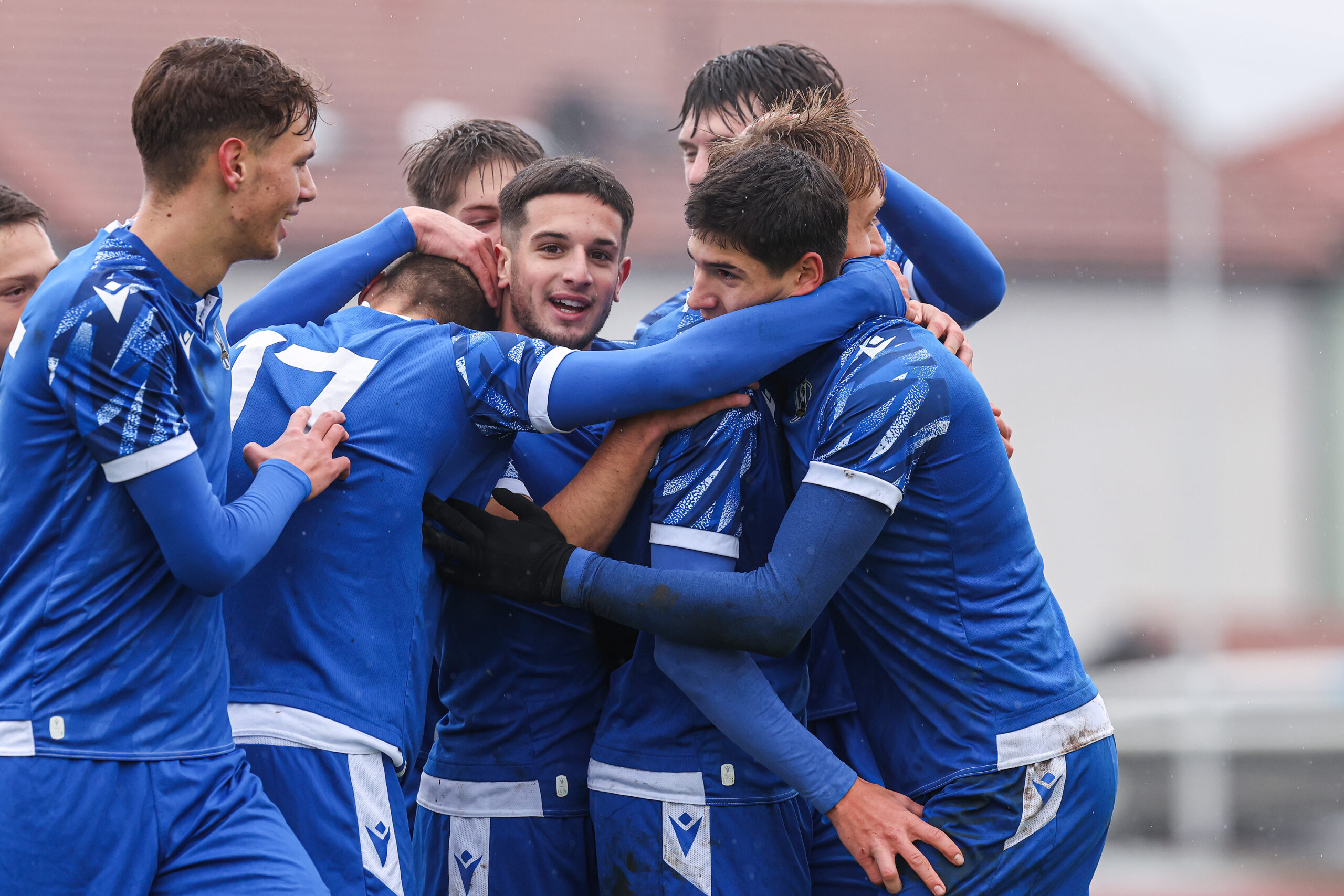 11.12.2024., stadion Sv. Josip Radnik, Zagreb - UEFA Liga prvaka mladih, uzvratna utakmica 3. kola nokaut faze, NK Lokomotiva - Farul Constanta. Nogometasi Lokomotive slave pogodak Ivana Canjuge za vodstvo 3:0. Photo: Luka Stanzl/PIXSELL