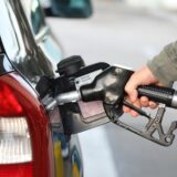 12.04.2022., Sibenik - Na benzinskim crpkama novo smanjenje cijena goriva.Cijena litre benzina iznosi  11,97 kuna po litri, Eurodizela 12,42 kuna a plavog Eurodizela 8,54 kuna i plina 6,98.
  Photo: Dusko Jaramaz/PIXSELL